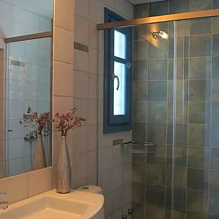 Alexandros Aparthotel 4*