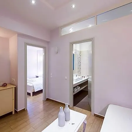 Alexandros Aparthotel Nausa