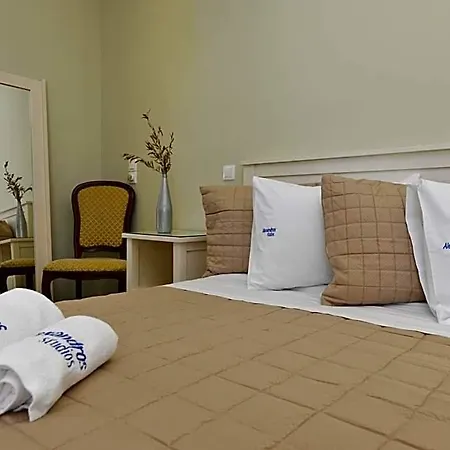 Alexandros Aparthotel Nausa