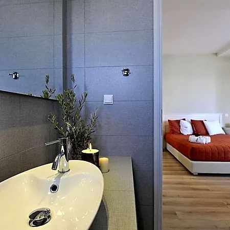Alexandros Aparthotel 4*