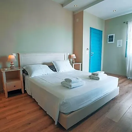 Alexandros Aparthotel 4*
