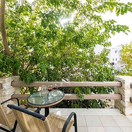 Alexandros Aparthotel 4*